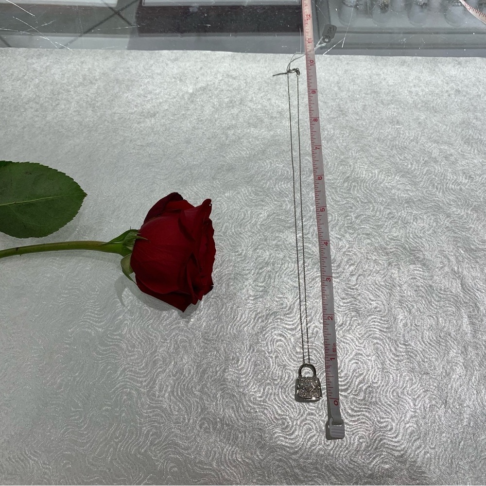18K White Gold Diamond Purse Pendant - Picture 3 of 6